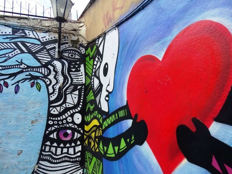 Street-art-in-the-alleyways-of-Anafotika
