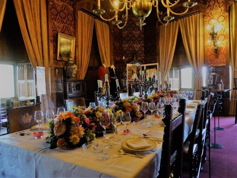 dining room in De Haar Castle-min
