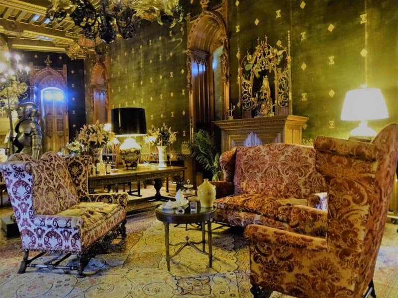 living room in De Haar Castle