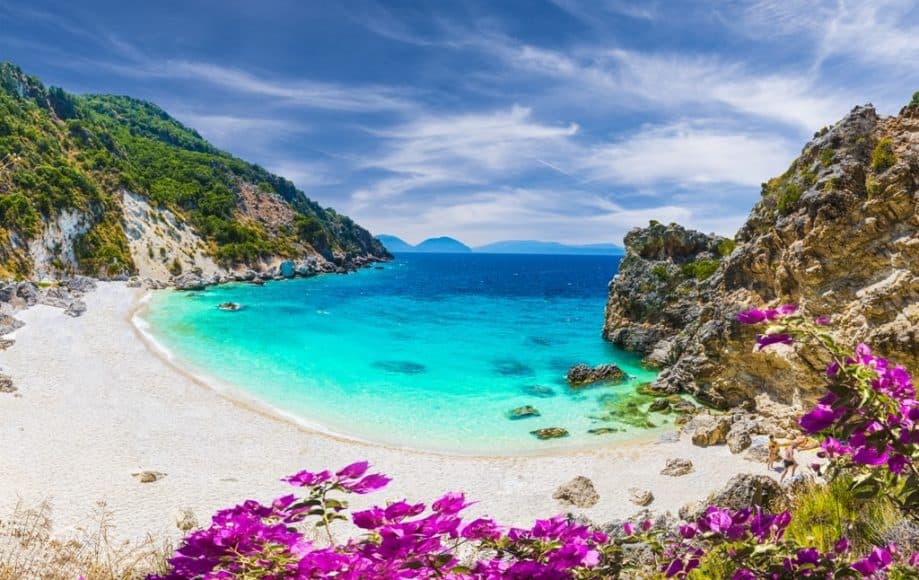 Les 14 Meilleures Plages De Leucade En Gr Ce Travelpassionate Com   Agiofili Beach On The Ionian Sea Lefkada Island Greece. Min 919x580 