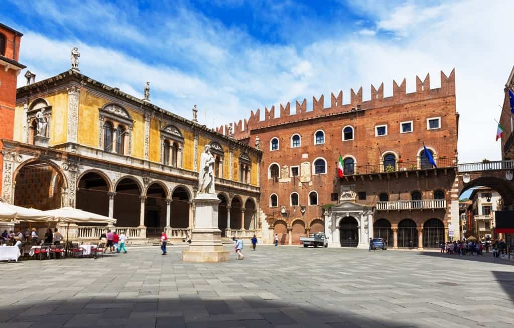Piazza dei Signori with statue of Dante Things to do in Verona in one day
