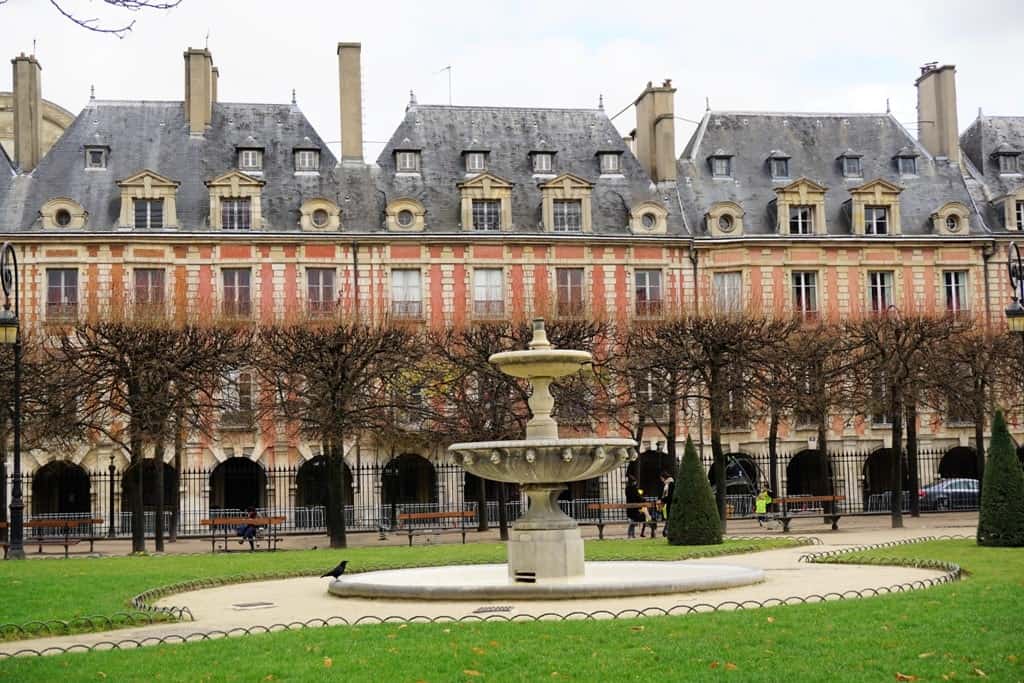 Place des Vosges -Paris in 7 days itinerary