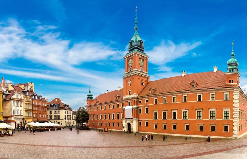  Royal-Castle- Warsaw vs Krakow
