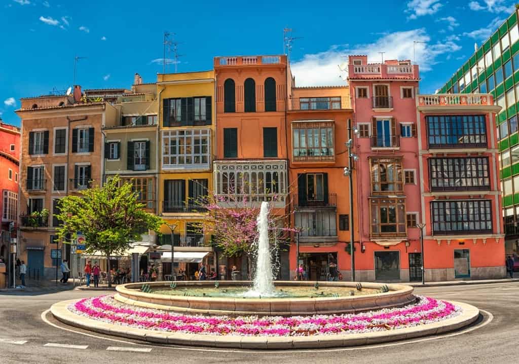 Things to do in Mallorca - explore Mallorca old town