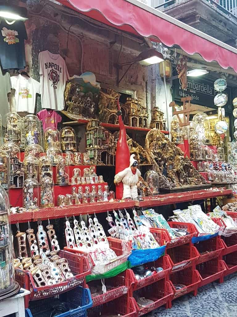 Rue San Gregorio Armeno - Itinéraire de 2 jours à Naples