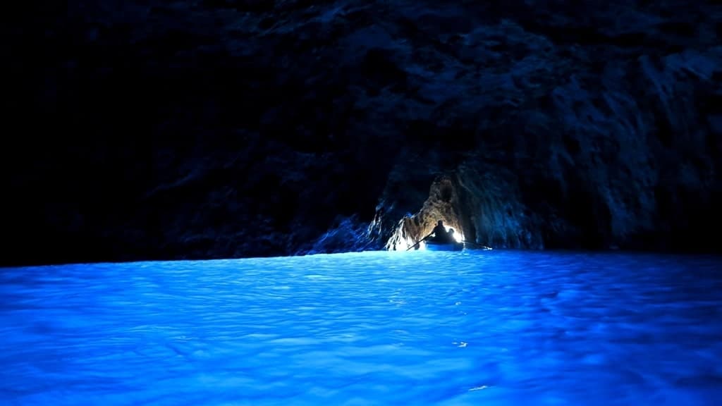 Things to do in Capri, Italy - Blue grotto cave