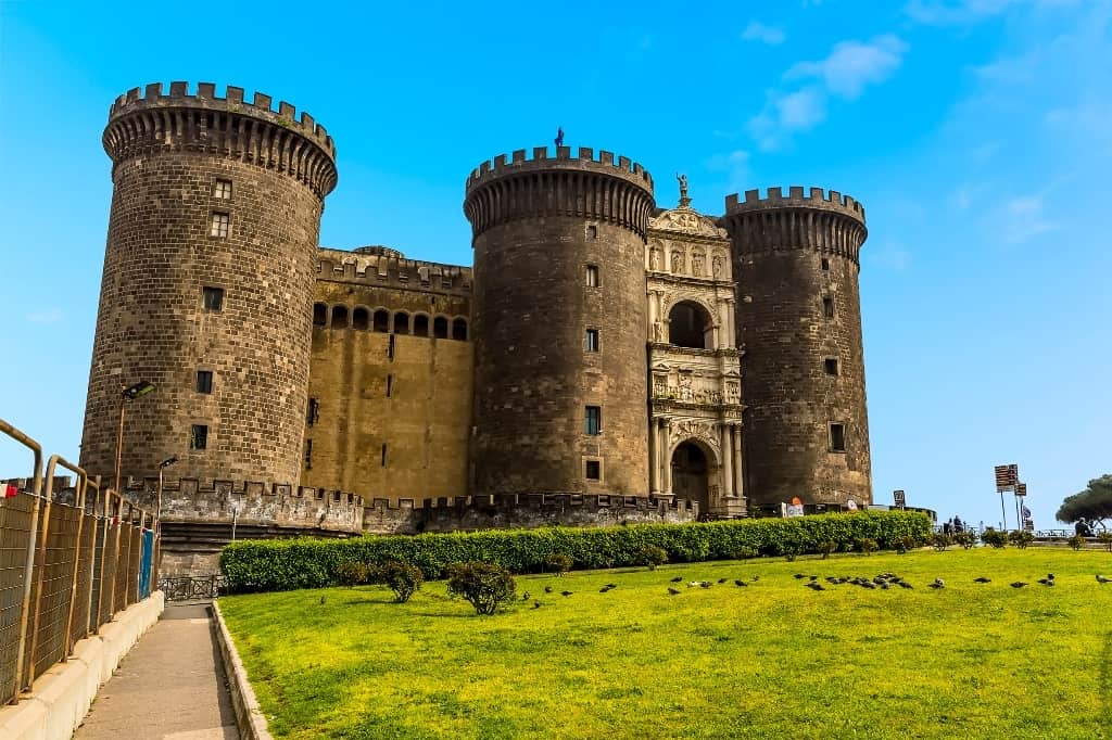 Castel Nuovo -3 days in Naples