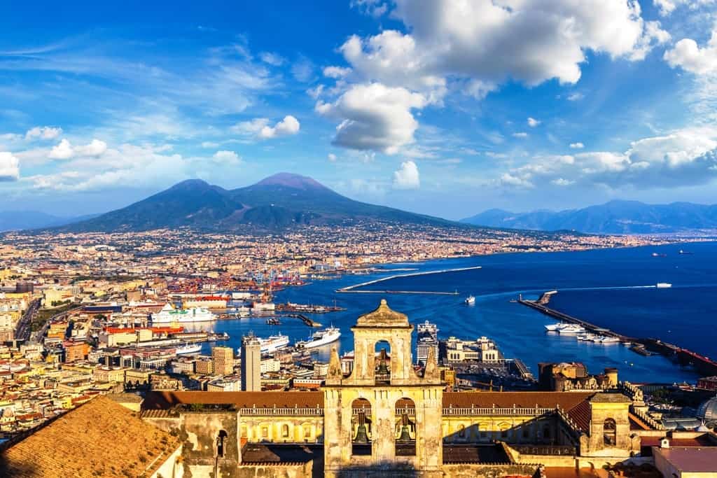 tourist attractions in napoli italy