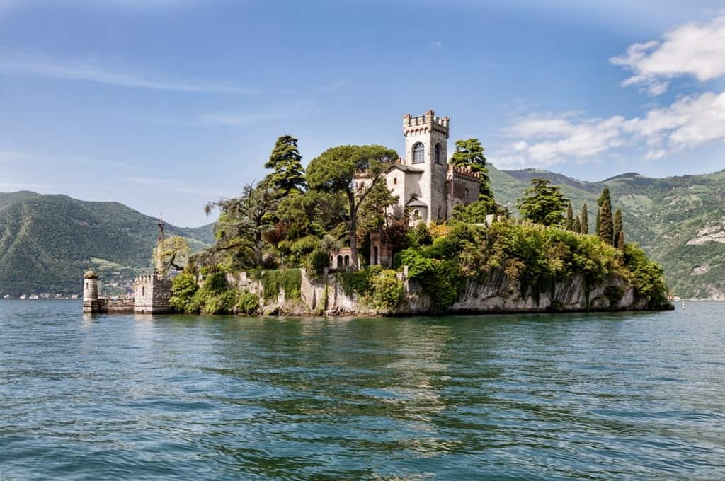 7 jezior w północnych Włoszech musisz odwiedzić - Jezioro Iseo Wyspa Loreto