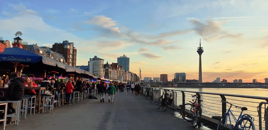 Rheinuferpromenade - one day in Dusseldorf