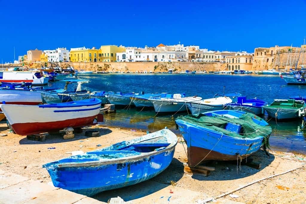 Old port of Gallipoli - what to do in Puglia Italy