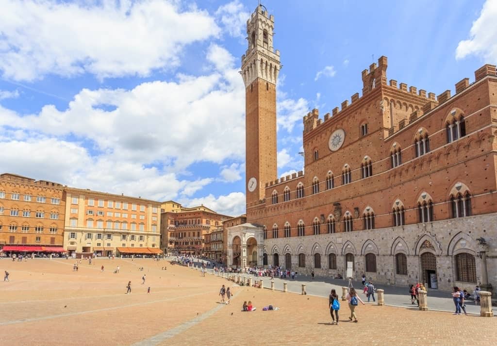 Piazza del Campo - one day in siena