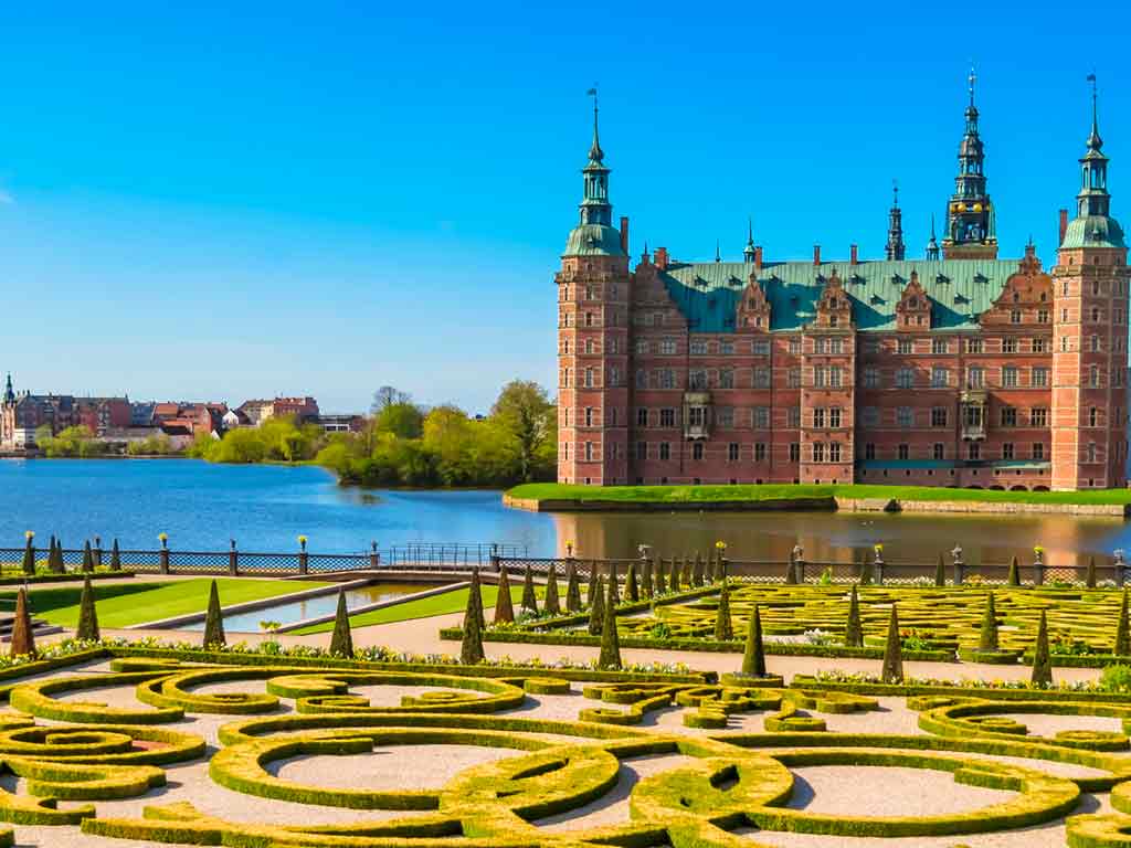 Park-and-Palace-Frederiksborg-Slot