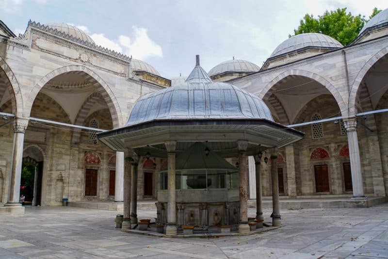 4 Mosques You Should Visit On Your Next Trip To Istanbul