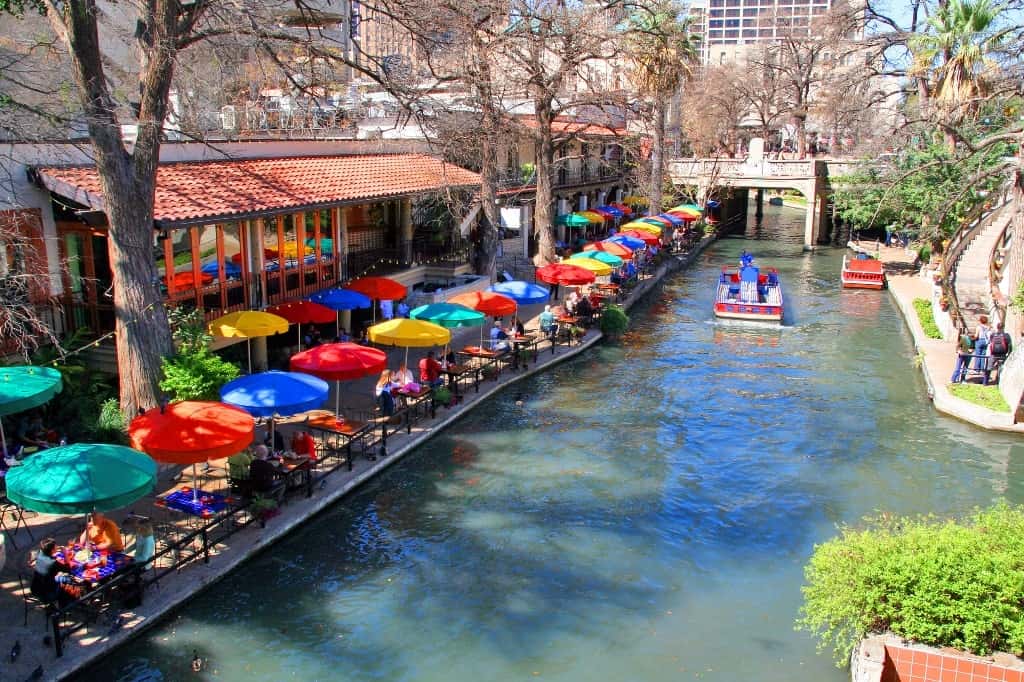 San Antonio, Texas -teplé počasí destinací k návštěvě v USA v teplé zimě. prosince