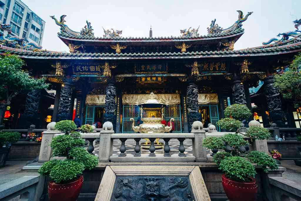 Longshan Temple - 3 day Taipei itinerary