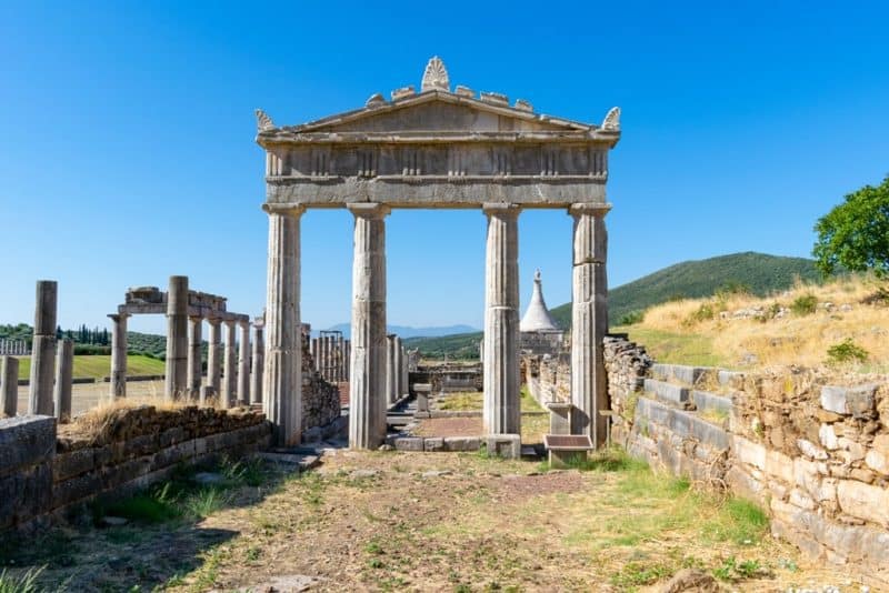 historical sites to visit in greece