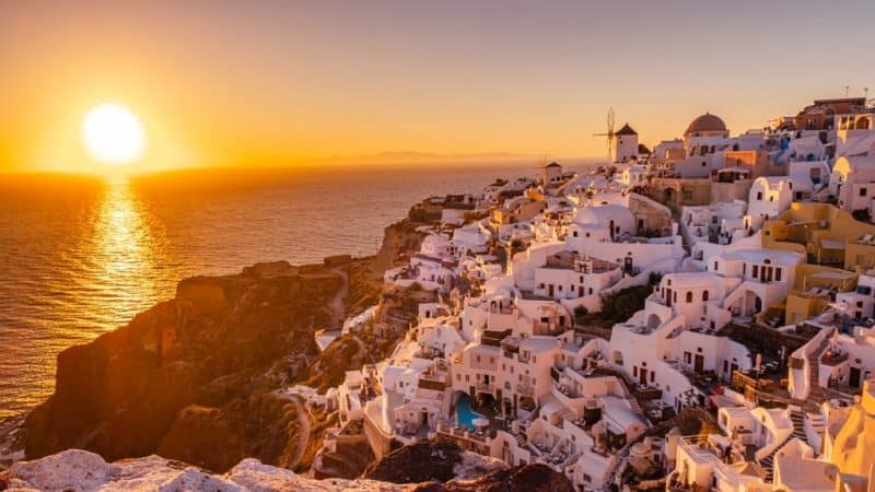 Oia sunet Santorini - Greece itinerary