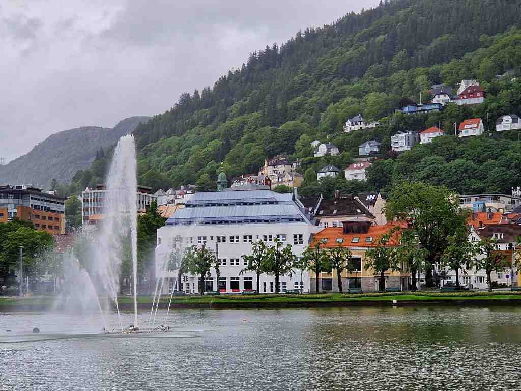 Lake - Norway's Bergen for a Day