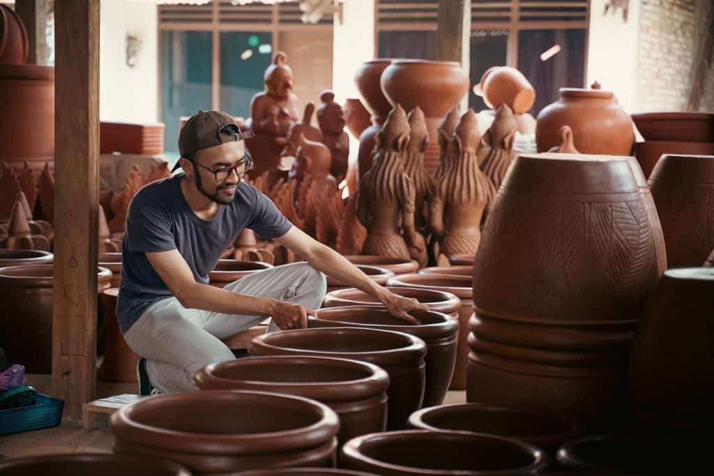 Indonesian pottery - souvenirs from Indonesia