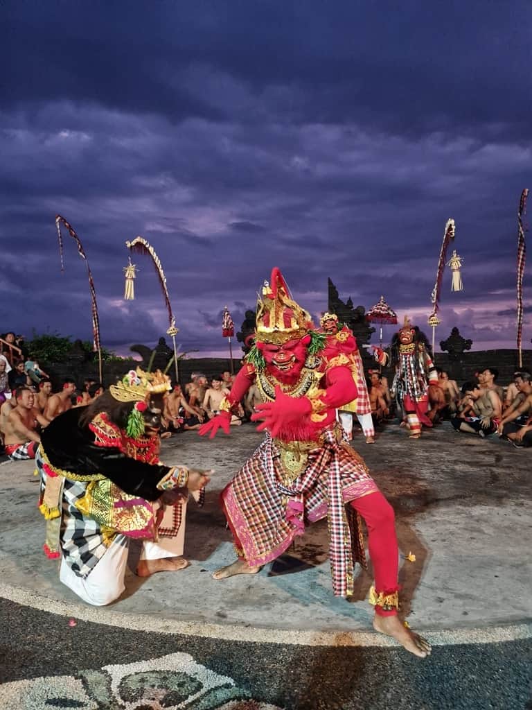 uluwatu temple kecak dance Bali